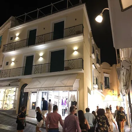 Boutique In Piazzetta 4*